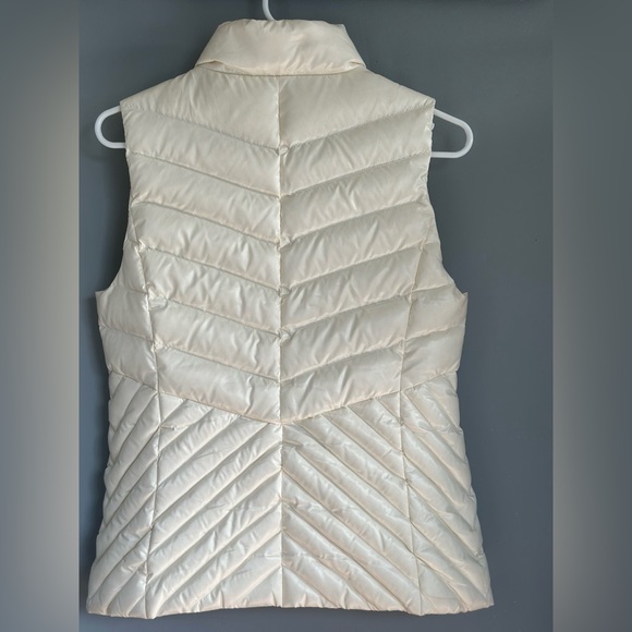 Talbots White Puffer Vest - Picture 4 of 4